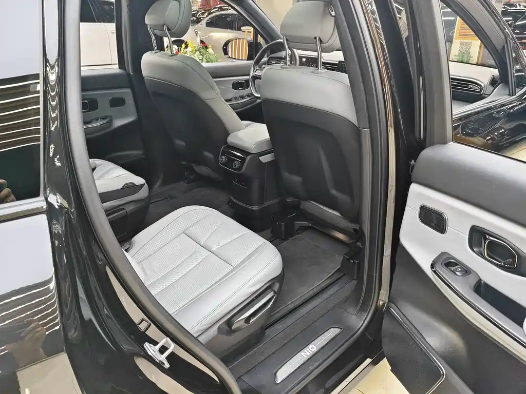 NIO ES8 2020 580KM мест