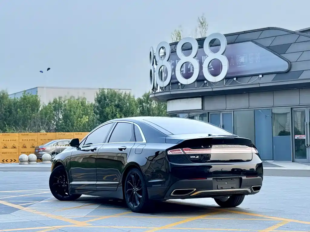 Lincoln MKZ — миниатюра 3