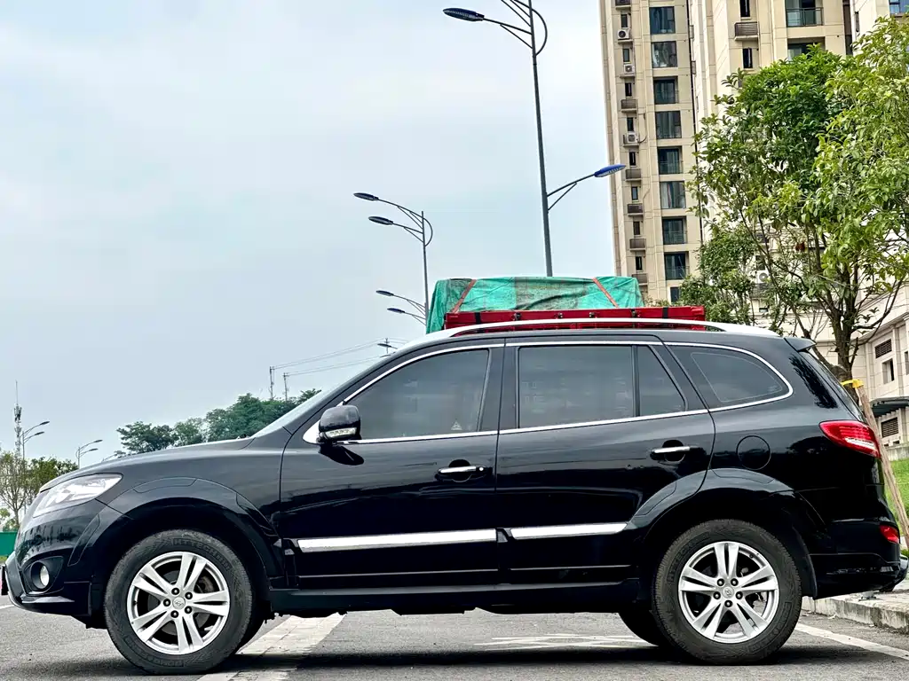 Hyundai Santa Fe 2010 2.4 Comfort мест