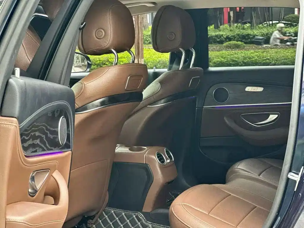 Mercedes-Benz E-Class — миниатюра 5