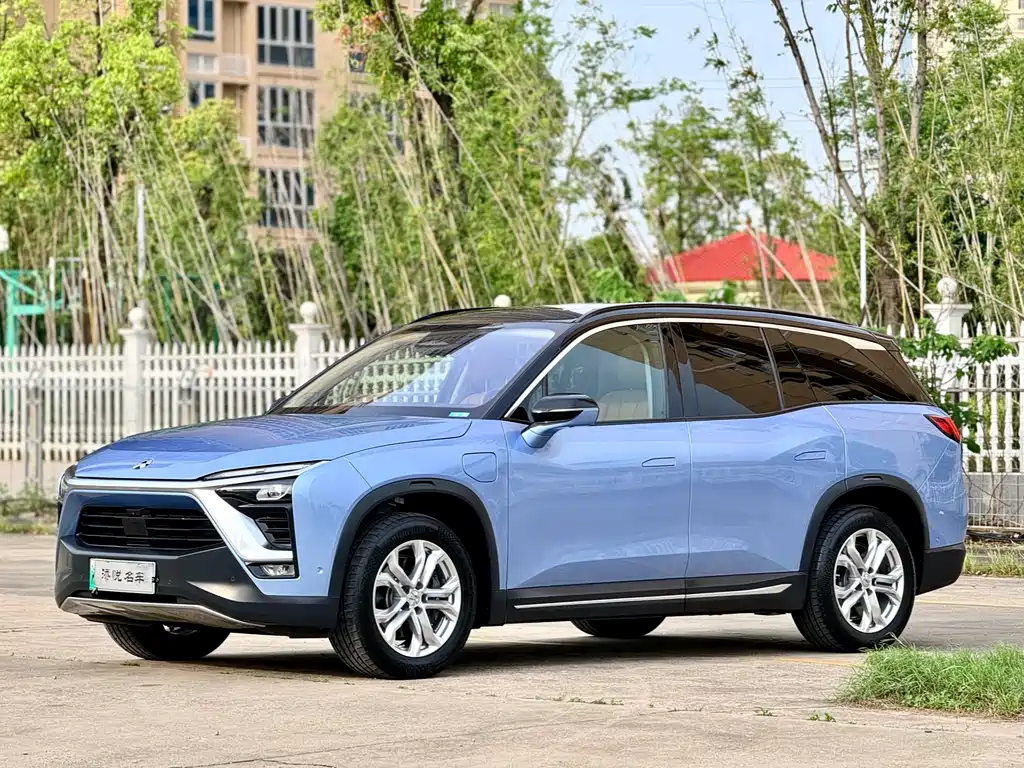 NIO ES8 2020 415KM мест