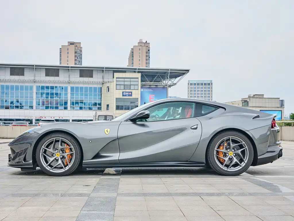Ferrari 812 2017 6.5L Superfast