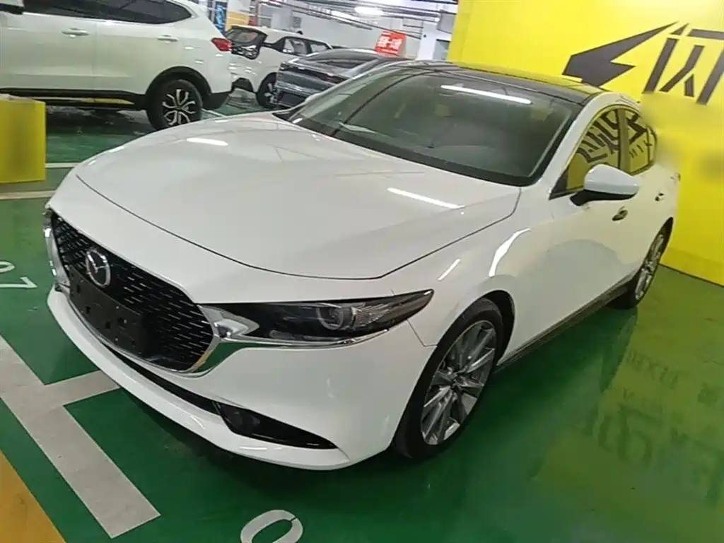 Mazda 3 Axela 2022