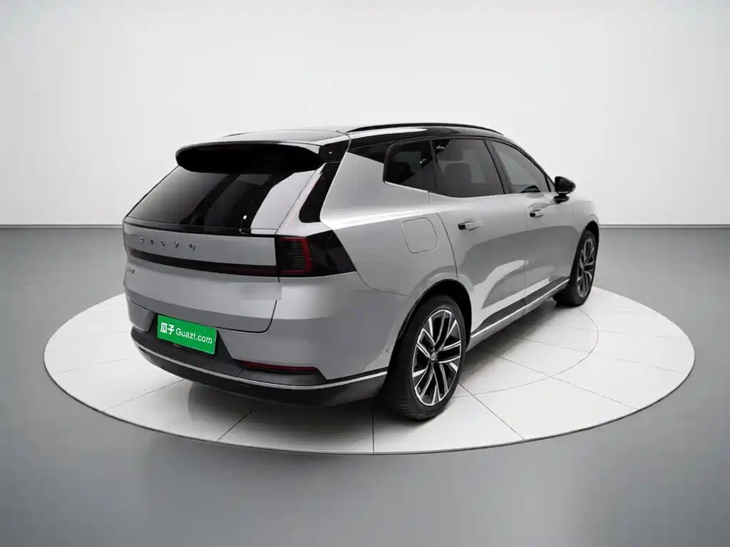 Volvo XC70 PHEV — миниатюра 6