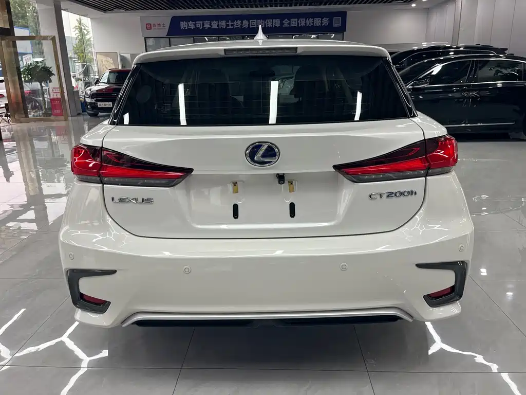 Lexus CT — миниатюра 5