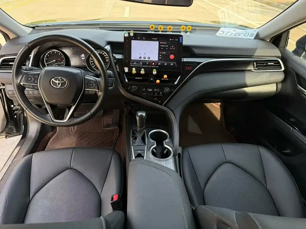 Toyota Camry — миниатюра 4
