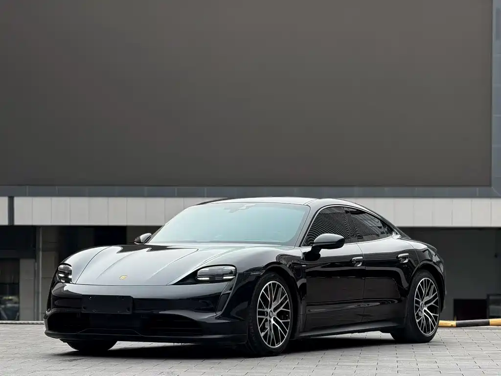 Porsche Taycan 2021