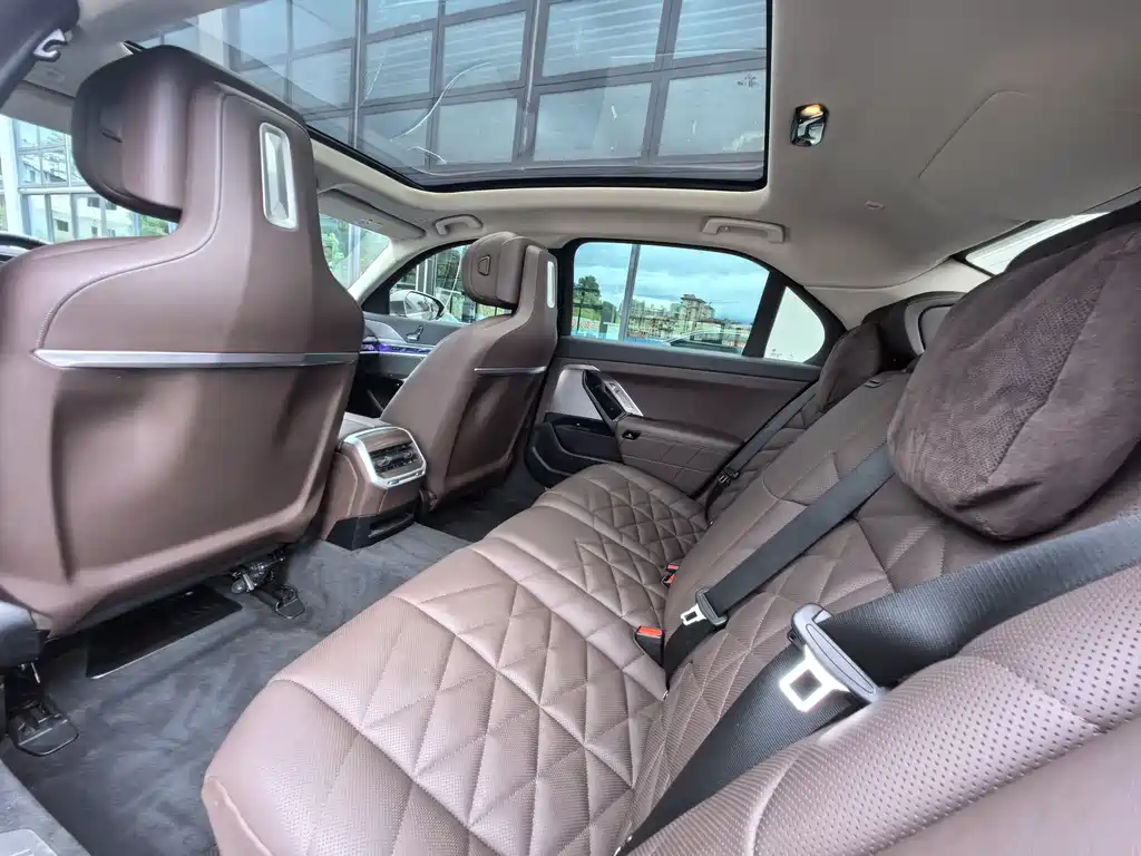 BMW 7 Series 7 2023 735Li M Sport