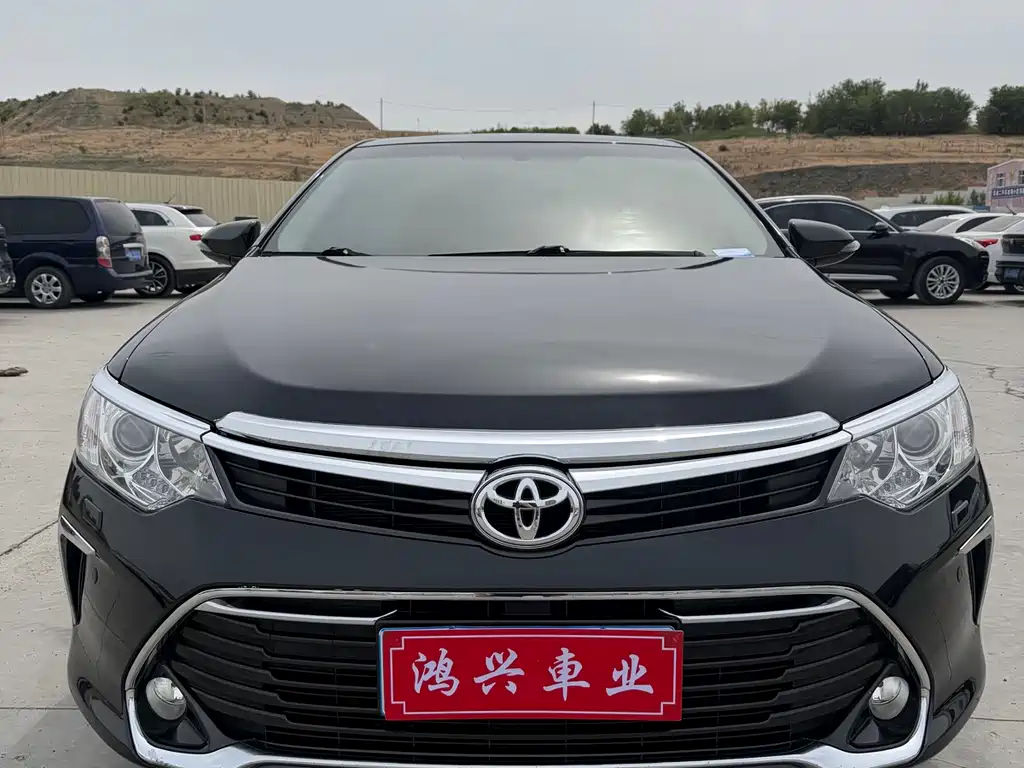 Toyota Camry 2016 2.0G Luxury