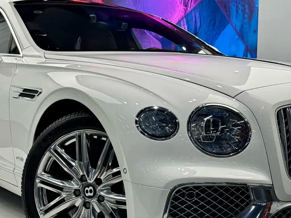 Bentley Flying Spur PHEV — миниатюра 9