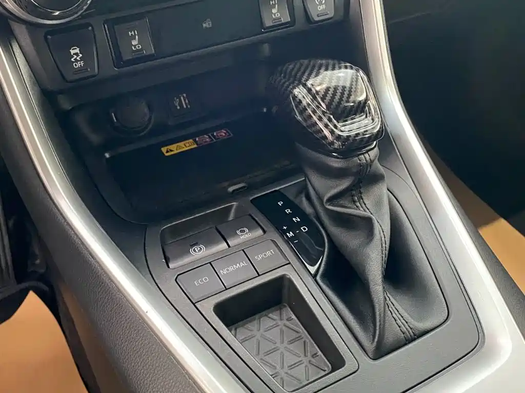 Toyota RAV4 2023 2.0L CVT Plus