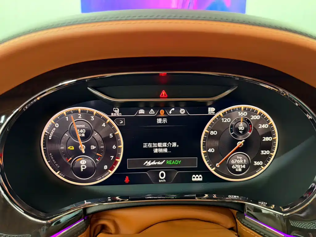 Bentley Flying Spur PHEV — миниатюра 28