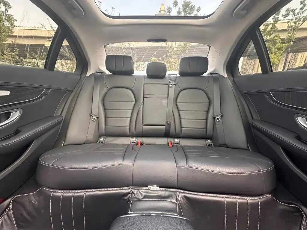 Mercedes-Benz C-Class — миниатюра 10