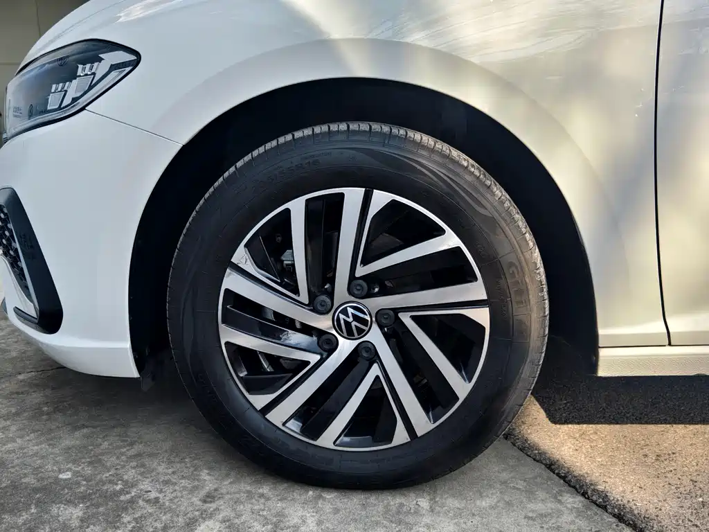 Volkswagen Lavida — миниатюра 7