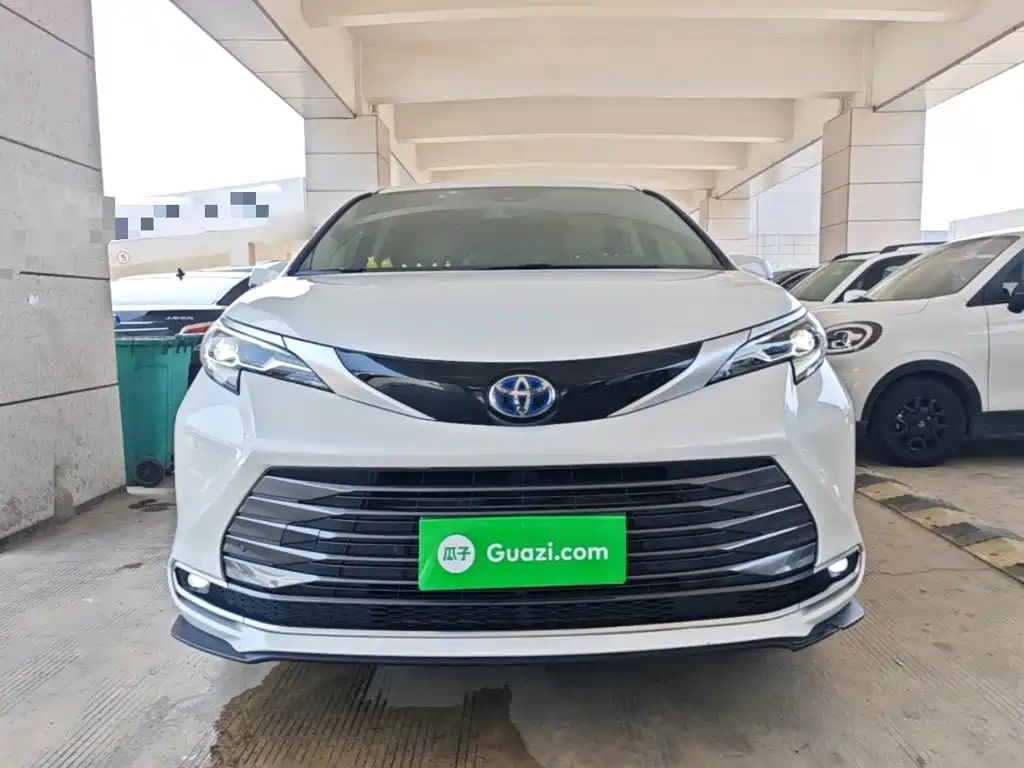 Toyota Sienna 2021 2.5L Luxury