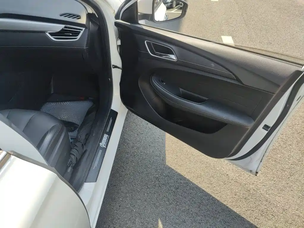 Roewe i5 — миниатюра 18