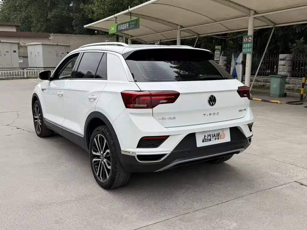 Volkswagen T-Roc 2022 280TSI DSG PLUS