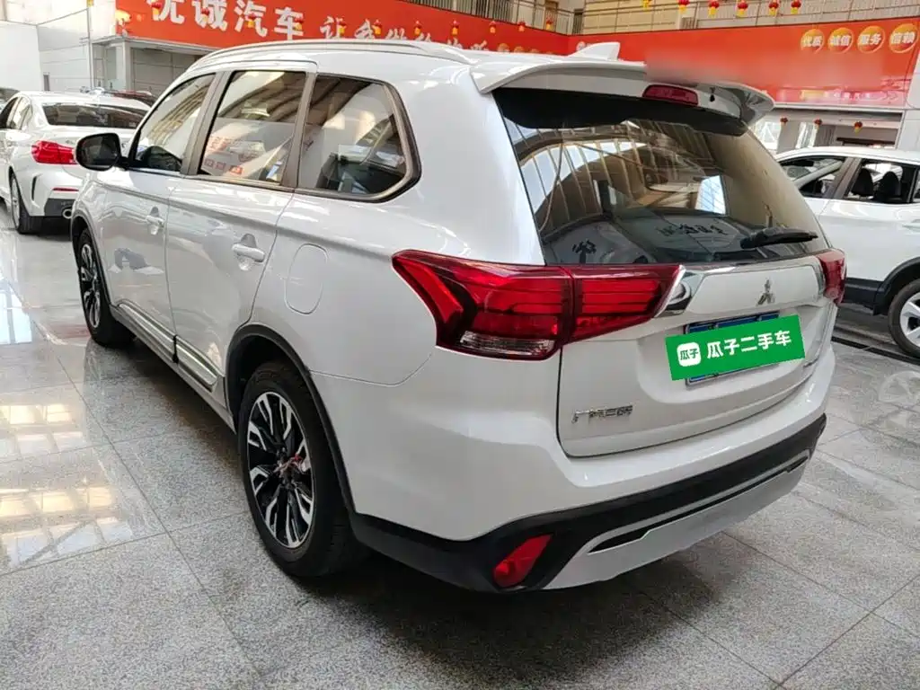 Mitsubishi Outlander — миниатюра 5