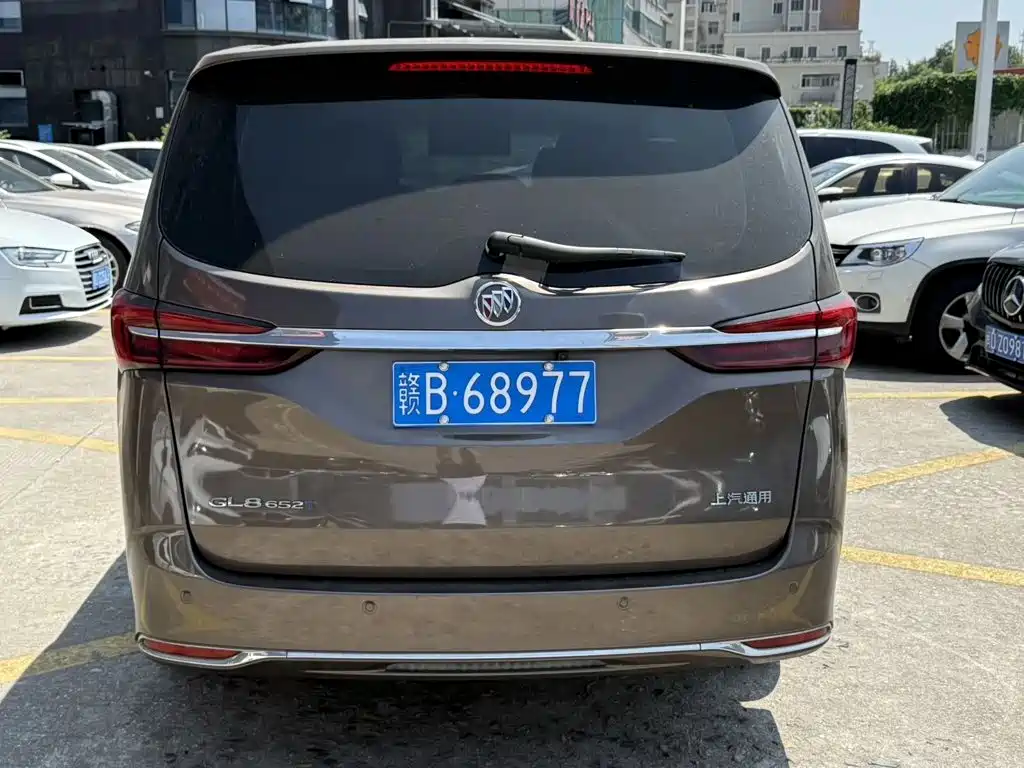 Buick GL8 — миниатюра 5