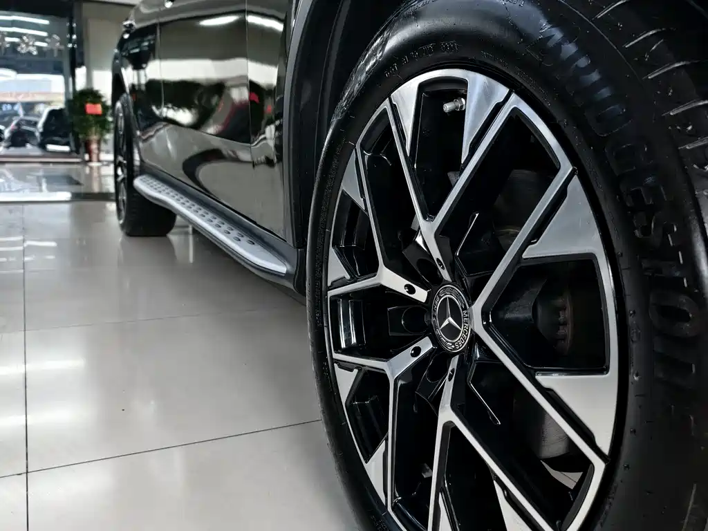Mercedes-Benz GLC 2023 GLC 260 L 4MATIC 5 мест
