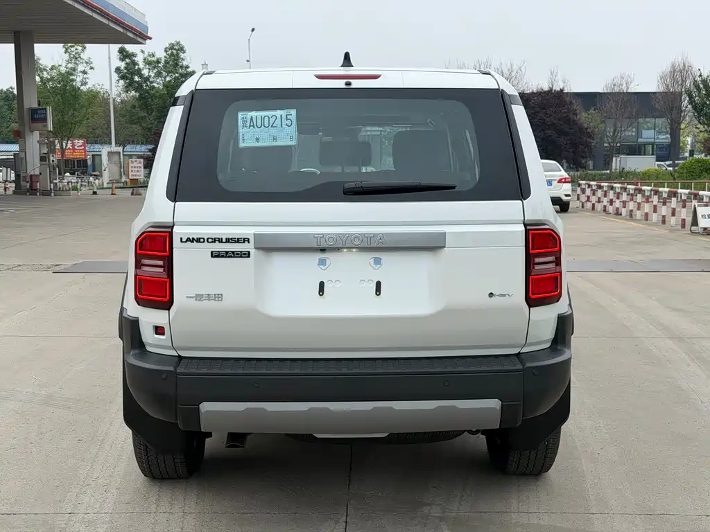 Toyota Land Cruiser Prado 2026 2.4T TX 5 мест