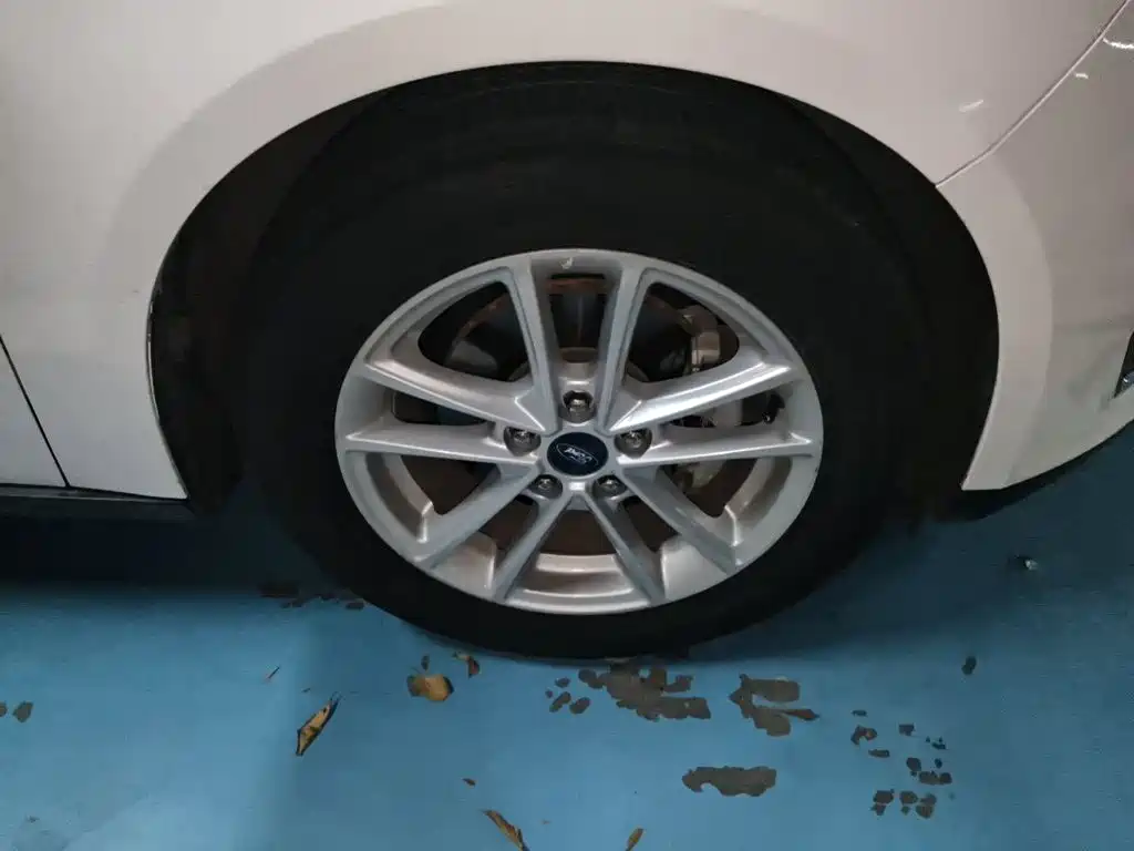 Ford Focus — миниатюра 24