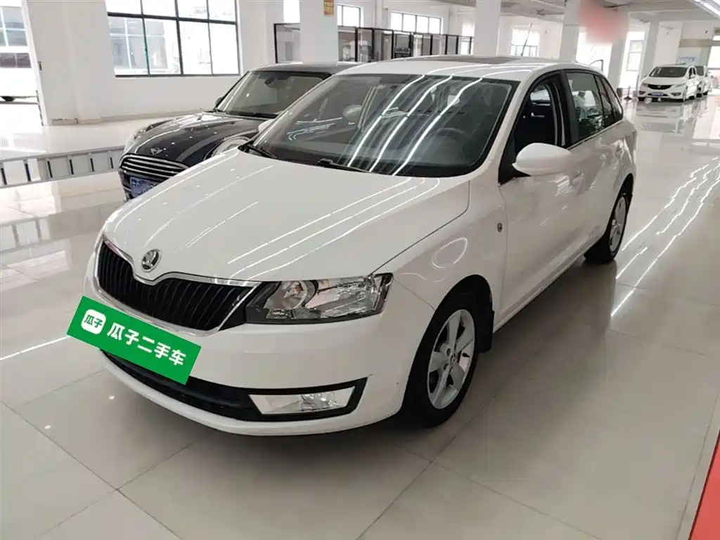 Купить Skoda Rapid Spaceback