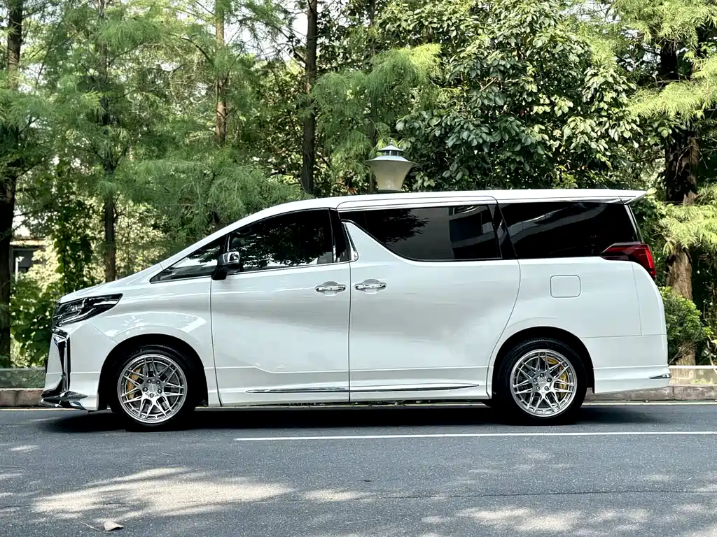 Toyota Alphard 2018 3.5L Luxury