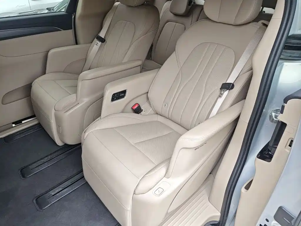 Buick GL8 Hybrid — миниатюра 17