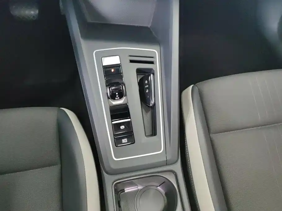 Volkswagen Golf — миниатюра 16