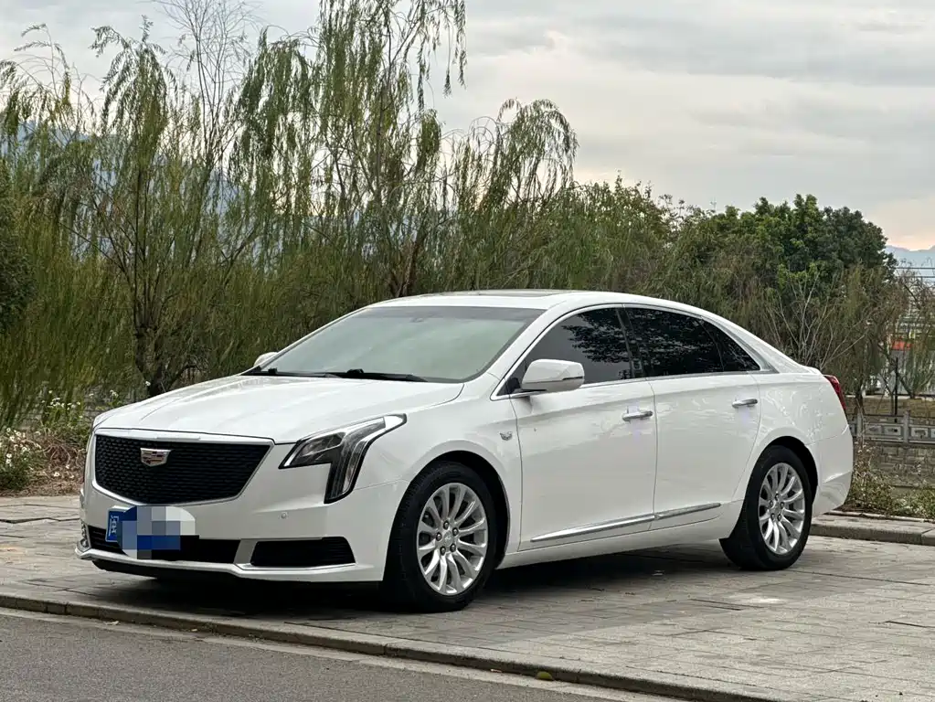 CADILLAC XTS