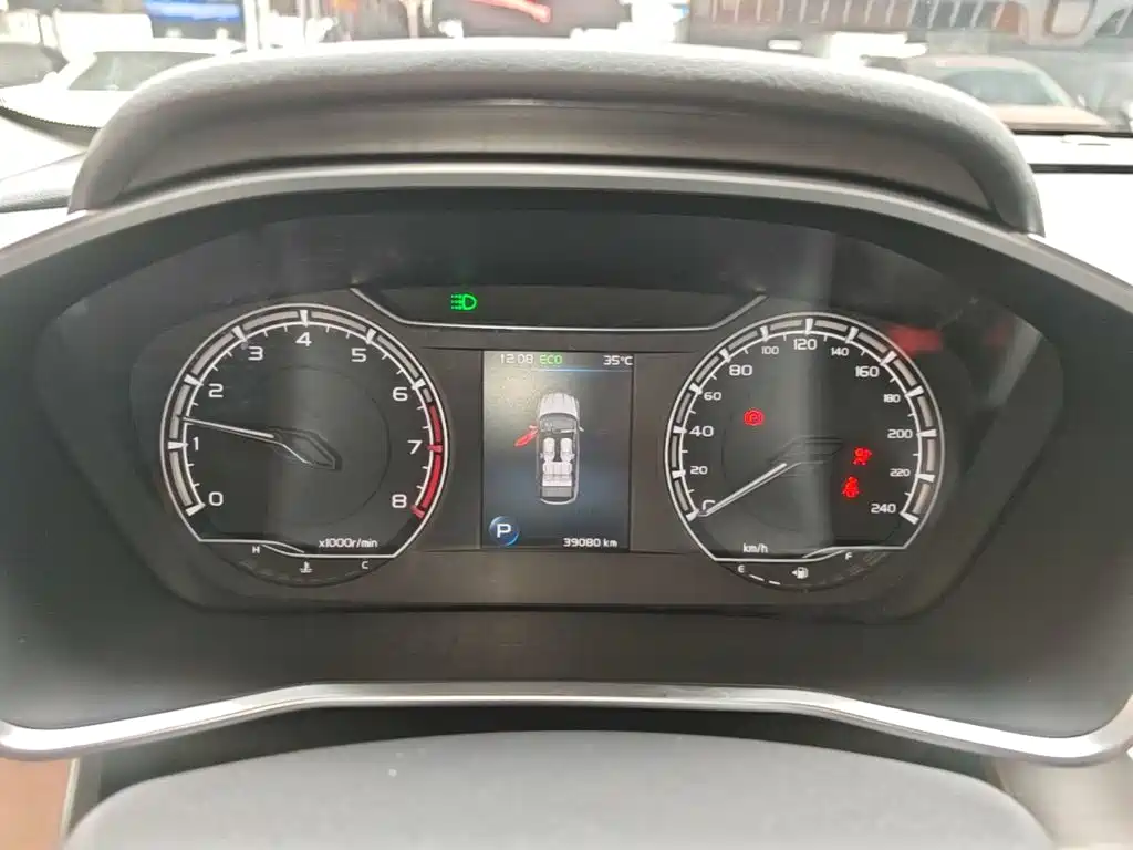 Geely Binyue — миниатюра 12