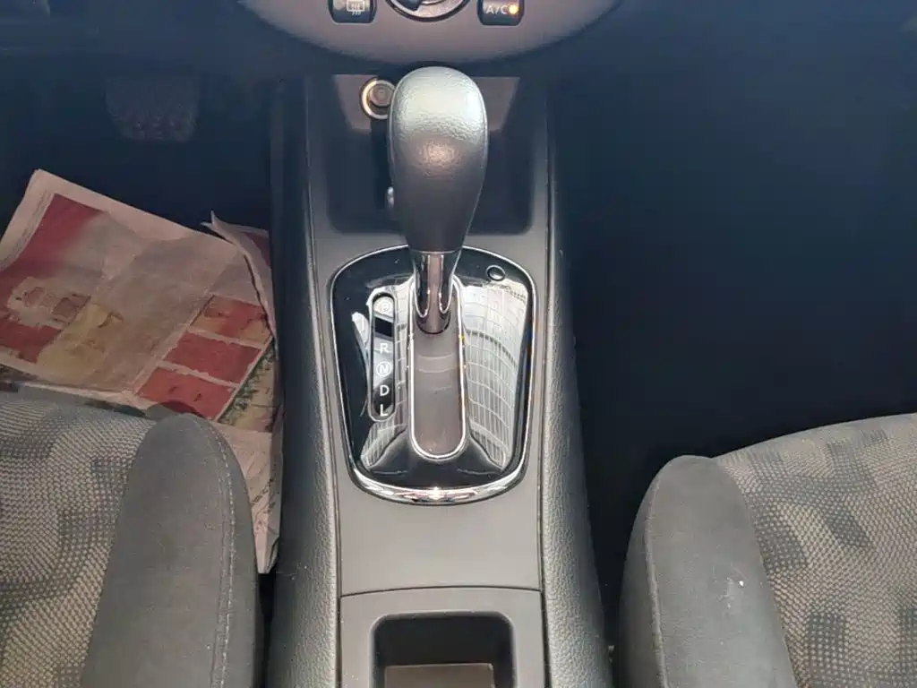 Nissan Tiida — миниатюра 14