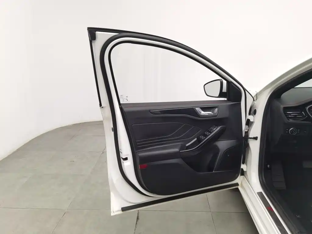Ford Focus — миниатюра 8