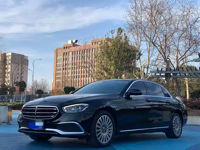 MERCEDES-BENZ E CLASS