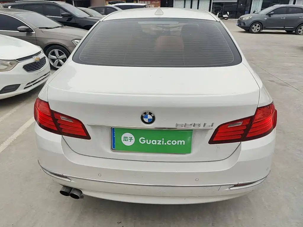 BMW 5 Series — миниатюра 6