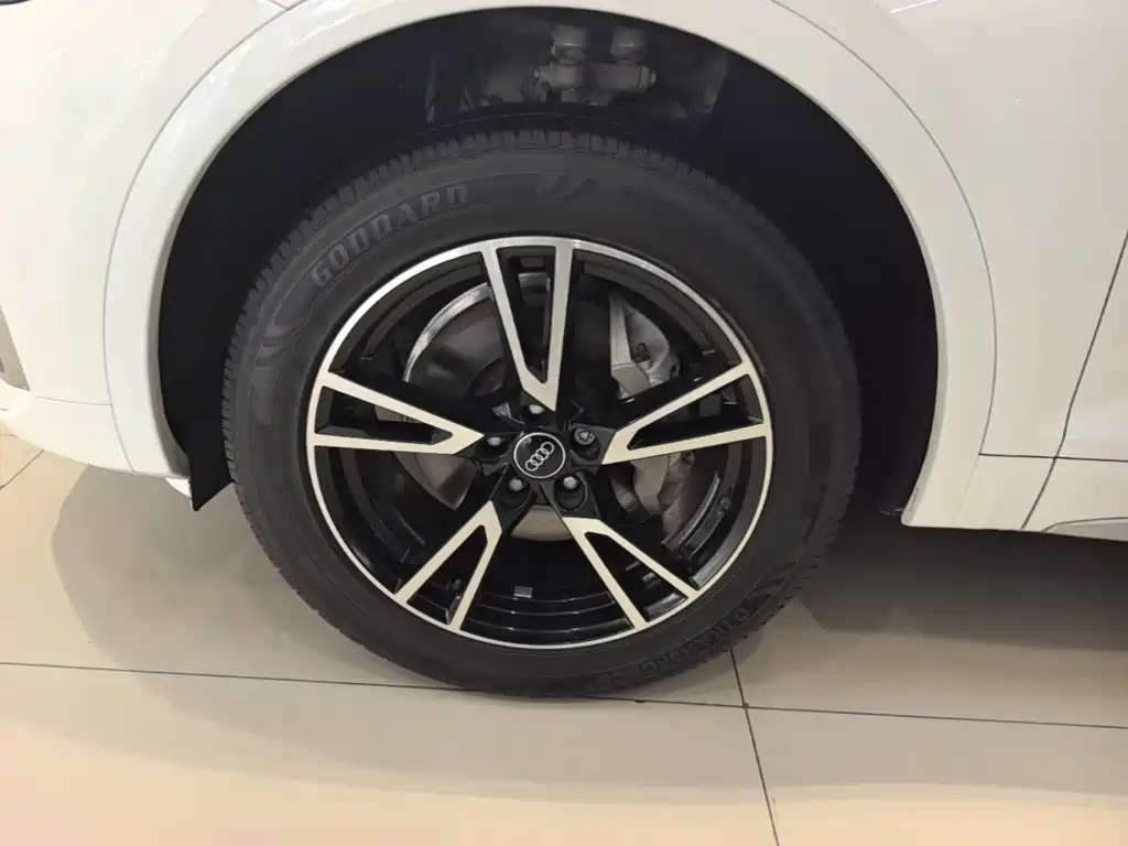 Audi Q5L — миниатюра 23