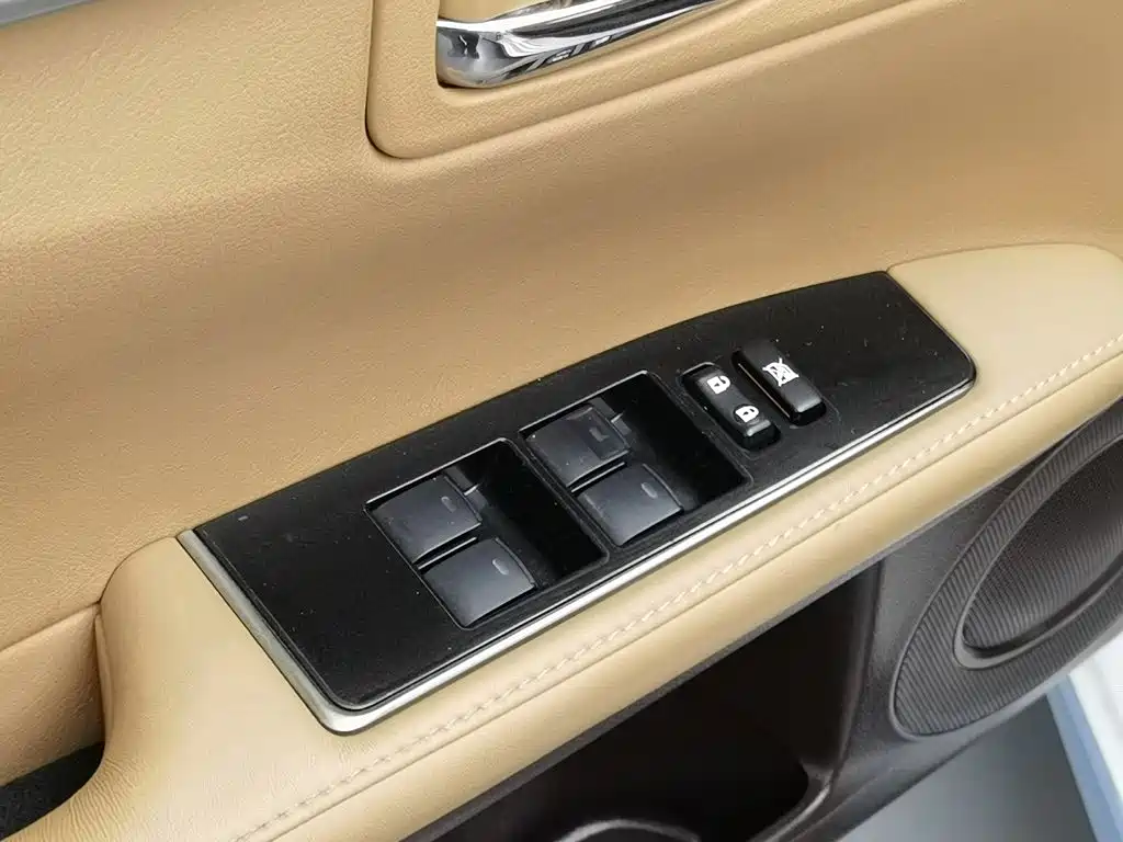 Lexus ES — миниатюра 9