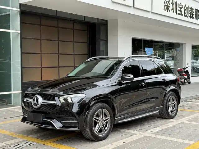 Mercedes-Benz GLE — фото 1