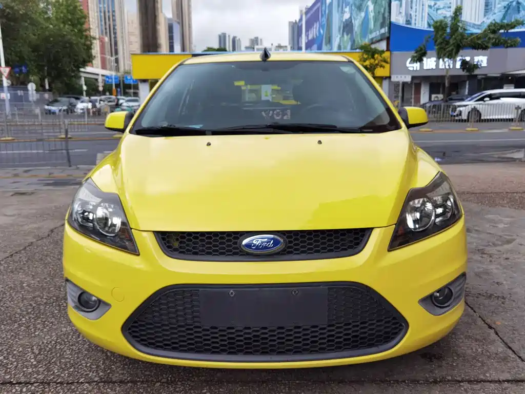 Ford Focus 2013 1.8L AT