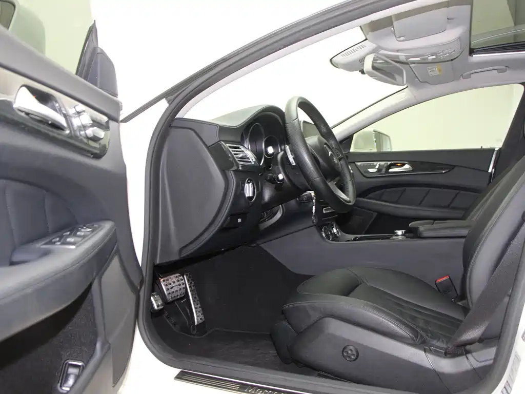 Mercedes-Benz CLS — миниатюра 8