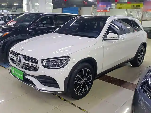 MERCEDES-BENZ GLC