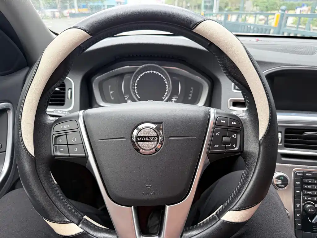Volvo S60 — миниатюра 10