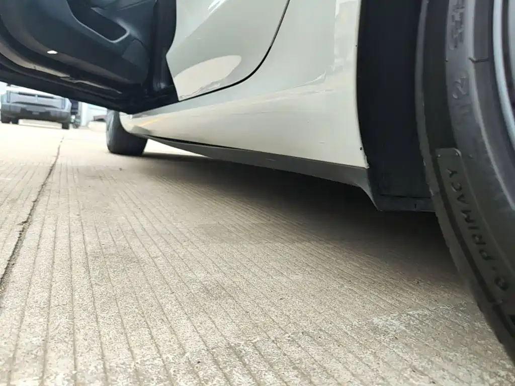 Tesla Model 3 — миниатюра 22