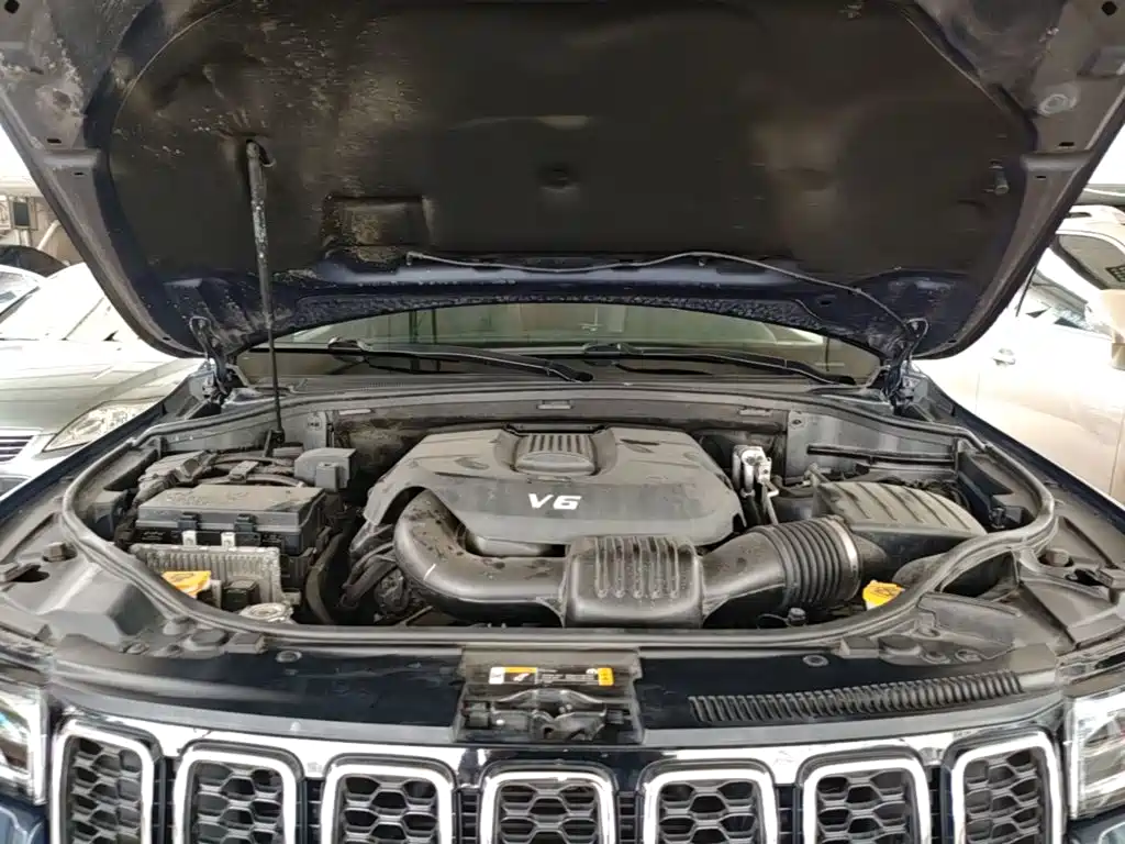 Jeep Grand Cherokee (Import) — миниатюра 20