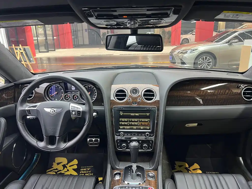 Bentley Flying Spur — миниатюра 10