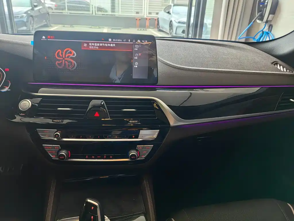 BMW 5 Series — миниатюра 10