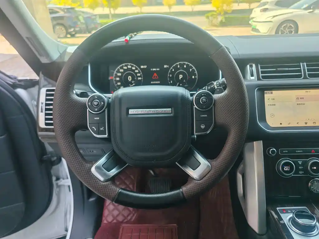 Land Rover Range Rover — миниатюра 13