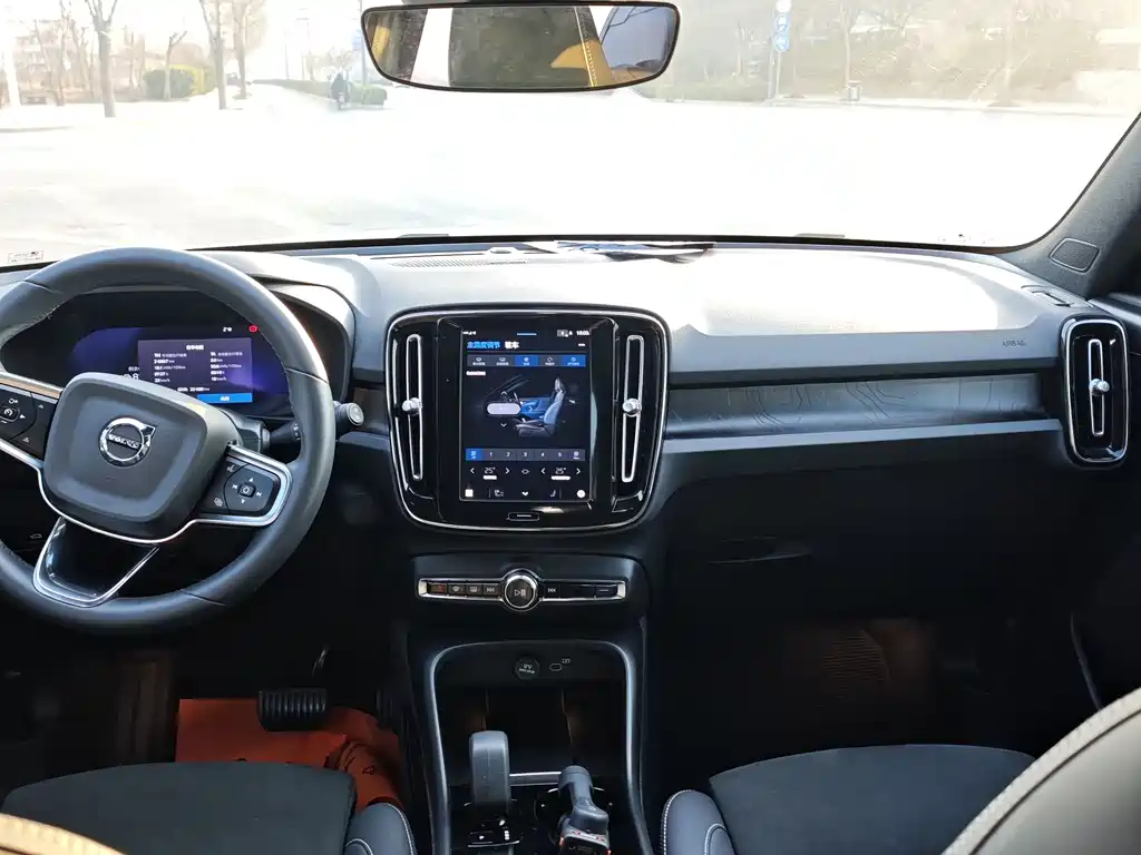 VOLVO XC40 NEW ENERGY