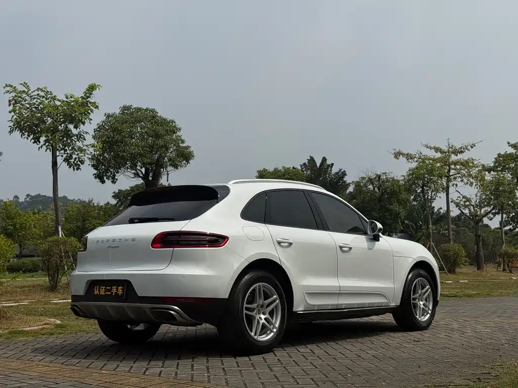 Porsche Macan — миниатюра 6